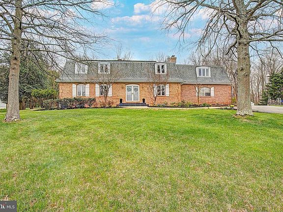 3rd image of 1299 Lavall Dr