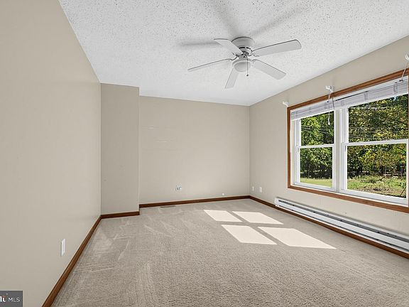 4th image of 521 Starling Ct