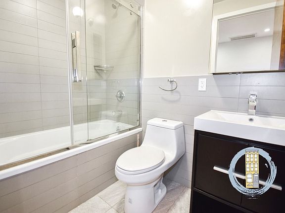 5th image of 472 Marcus Garvey Blvd APT 3R