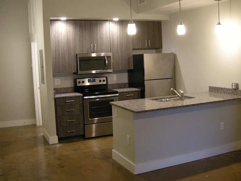 119 W Broad St #404 — Photo 4