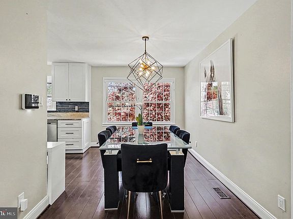 4th image of 6308 Paddington Ln