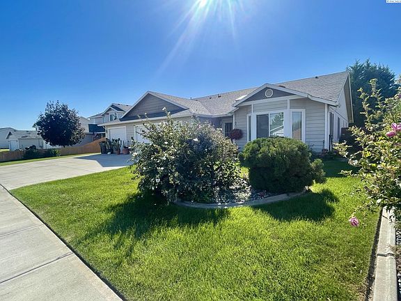 2nd image of 4602 Campolina Ln