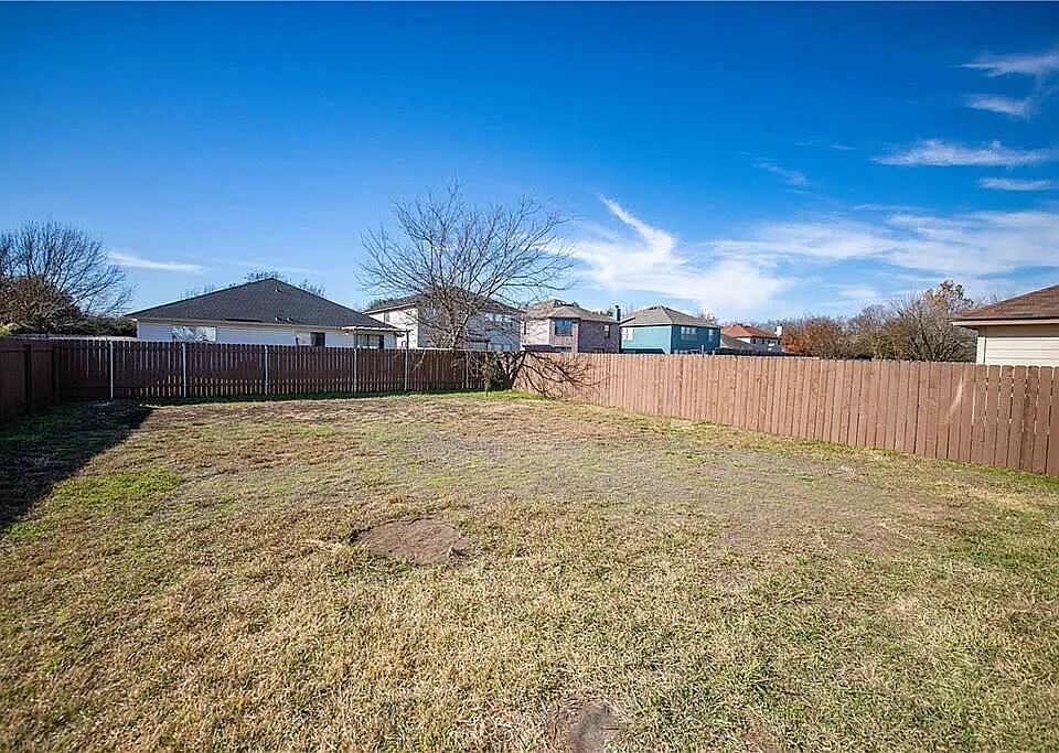 1st image of 2208 Bluebonnet Dr #2208