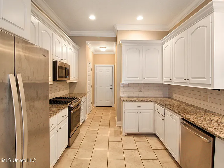 203 Buttonwood Ln — Photo 6