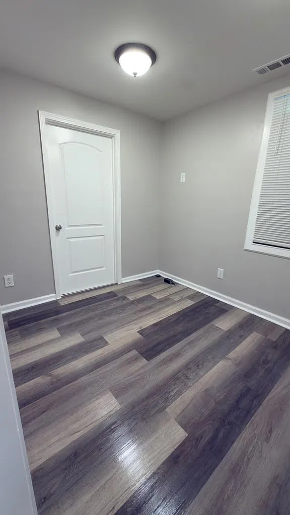 2 bed, 800 sqft, $1,050 — Photo 2