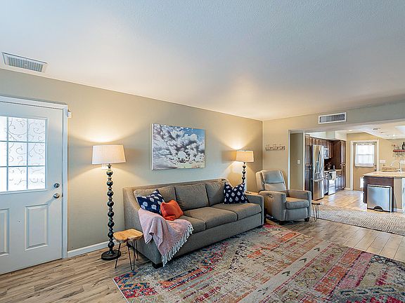 5th image of 2445 E Hermosa Dr