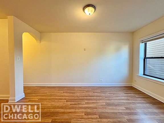 3rd image of 1724 N Humboldt Blvd #207