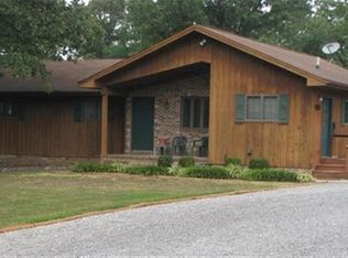 575 Green Acres Ln, Benton, KY 42025