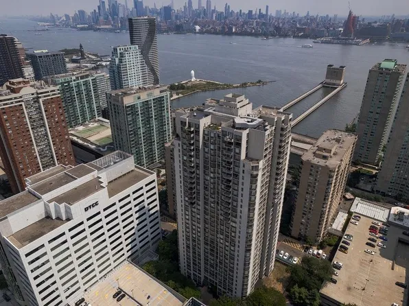 45 River Dr South image 32 of 49