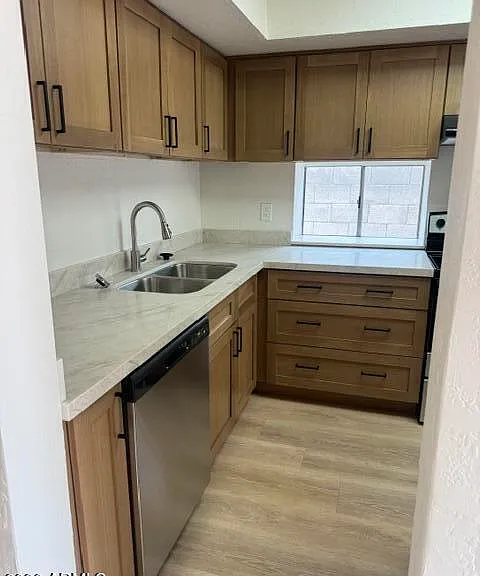 1818 S River Dr — Photo 4