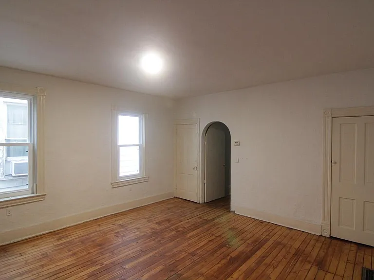 208 Green St #1 — Photo 4