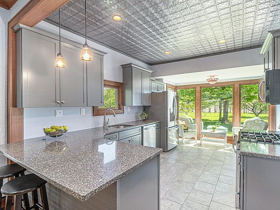 4th image of 3512 Douglas Ave