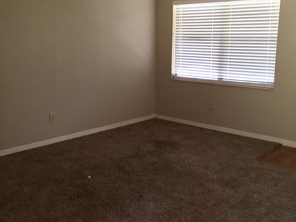 4th image of 454 Jeri Dr