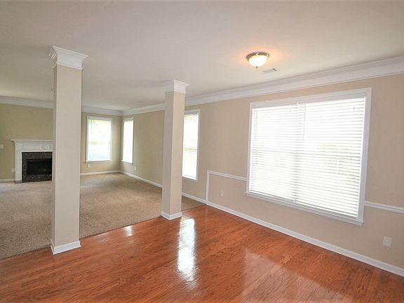 3rd image of 3148 Yelton Ln