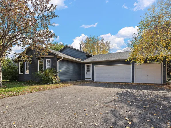 1017 Scott Ln, Belle Plaine, MN 56011