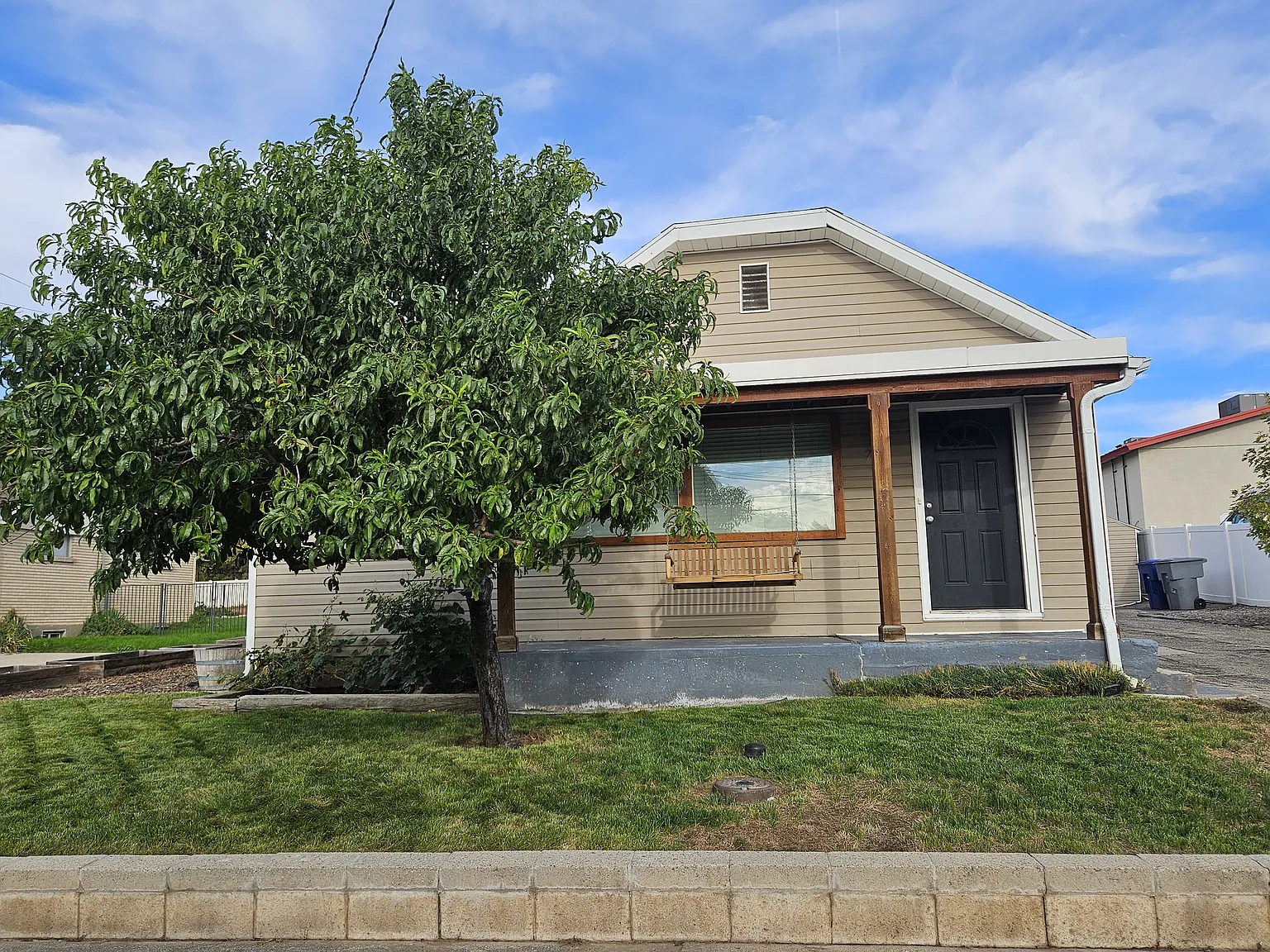 786 N 400 E — Photo 3