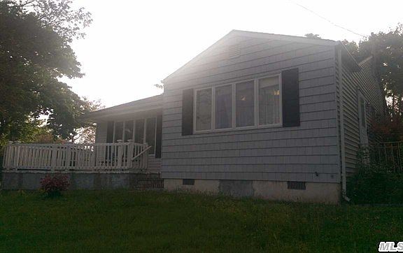 2nd image of 134 Hilltop Dr