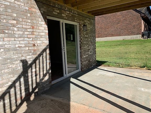 4th image of 943 Timberwood Dr