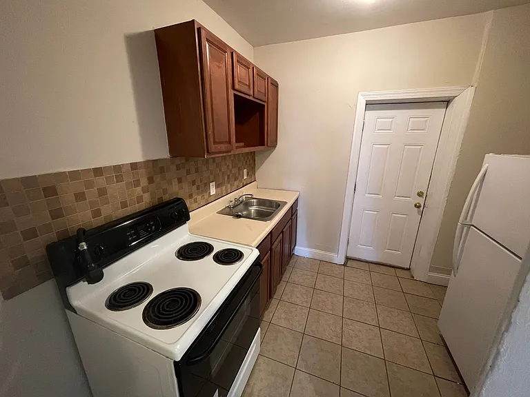162 N Robinson St — Photo 6