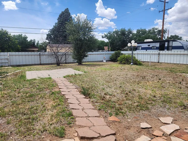 1700 S Avenue B — Photo 39