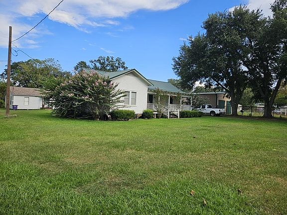 2nd image of 504 N Kinney Ave