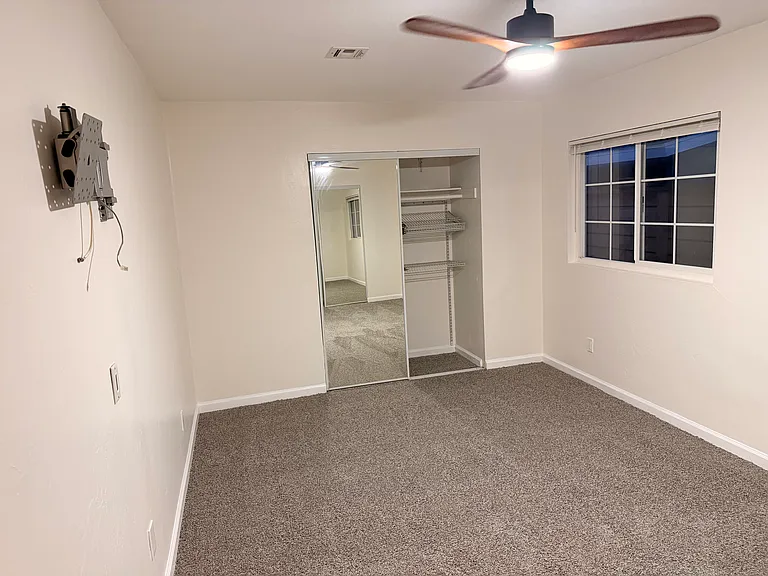 4495 Campus Ave #B — Photo 10
