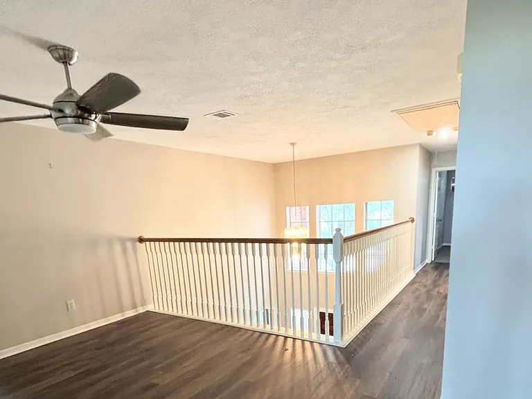2510 Vermillion Dr — Photo 7