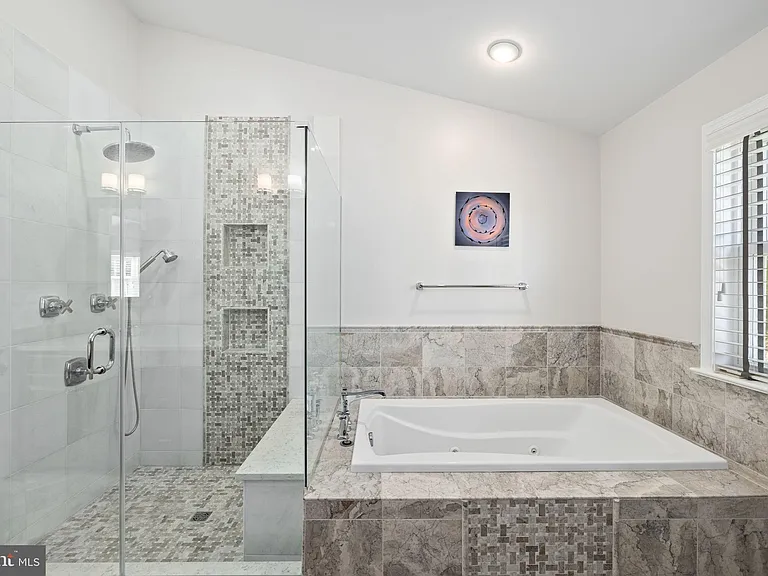 1604 N Edgewood St — Photo 33
