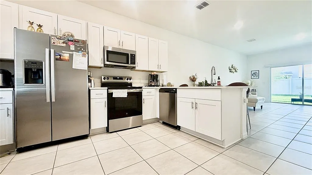 2 bed, 2.5 bath, 1275 sqft, $1,700 — Photo 2