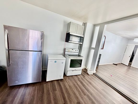 5th image of 125 Pierce St #2