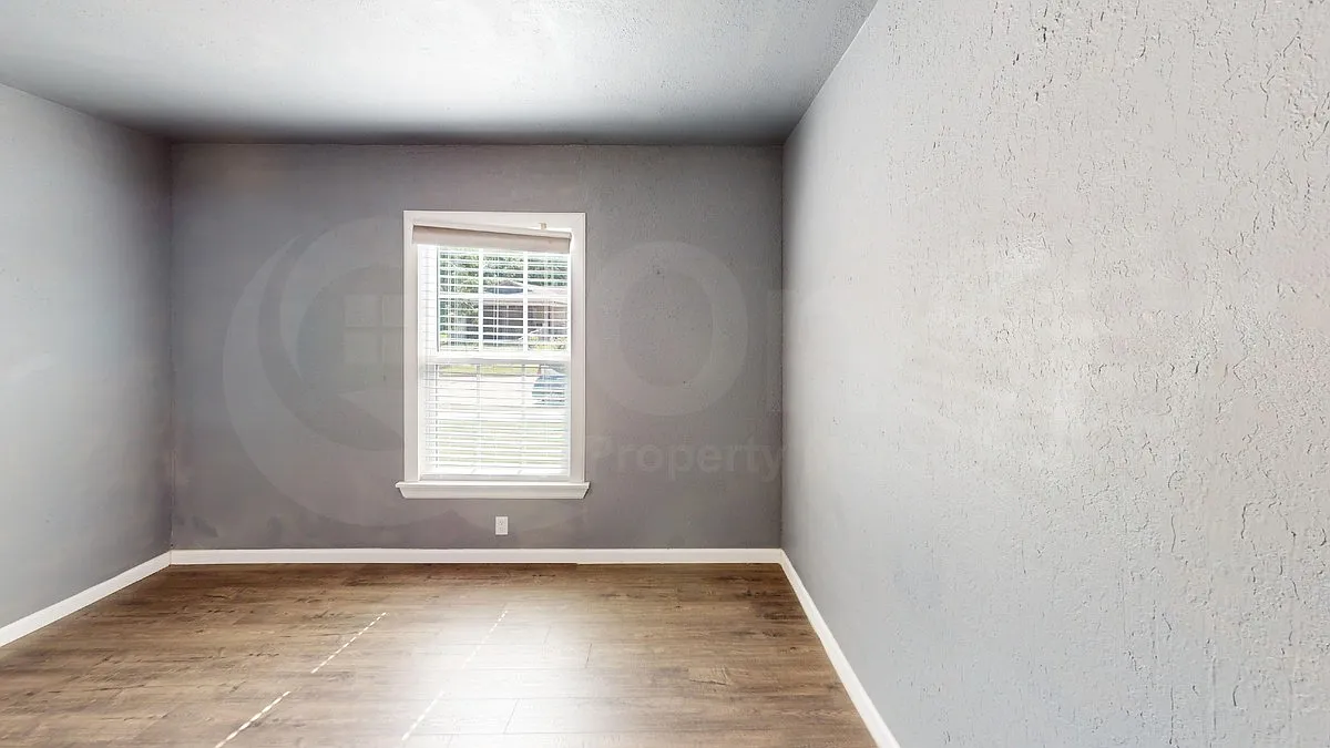 2 bed, 1.0 bath, 819 sqft, $1,375 — Photo 4