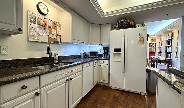 1 John Anderson Dr #405 — Photo 15