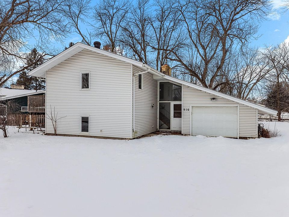 1st image of 916 Honeysuckle Ln