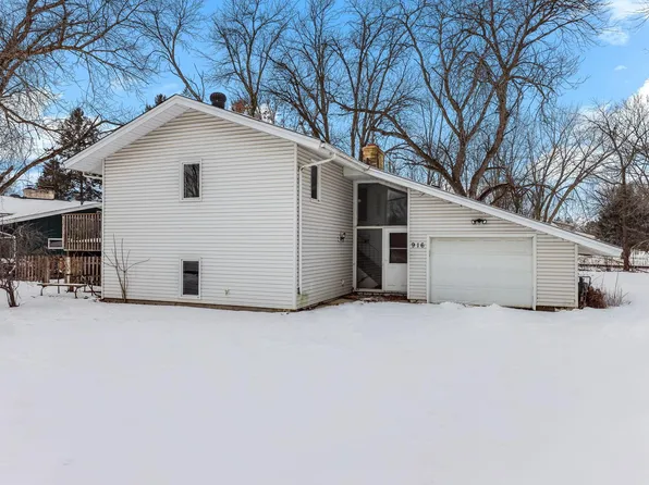 916 Honeysuckle Ln, Farmington, MN 55024