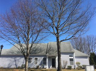 561 Leisure Dr, Ridge, NY 11961