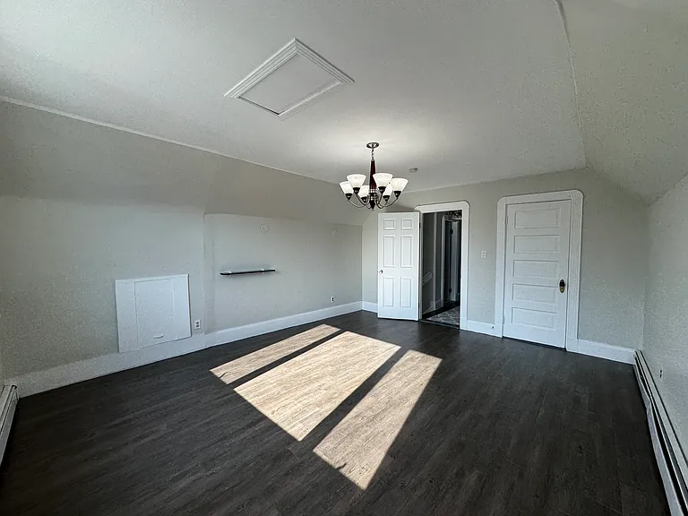 722 Adams St #2 — Photo 12