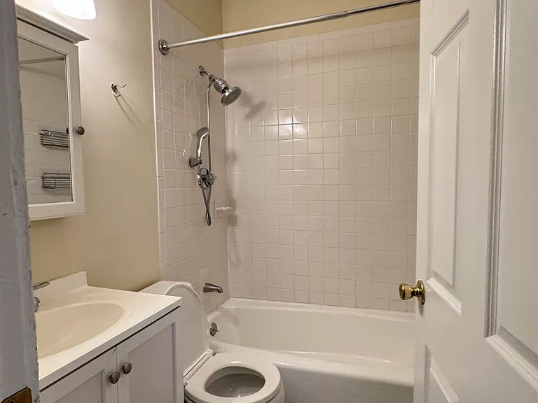 401 Washington St #3 — Photo 13