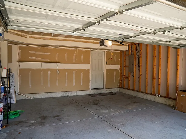 3516 King Edward Way — Photo 2