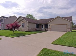 208 Cypress Dr, Swanton, OH 43558