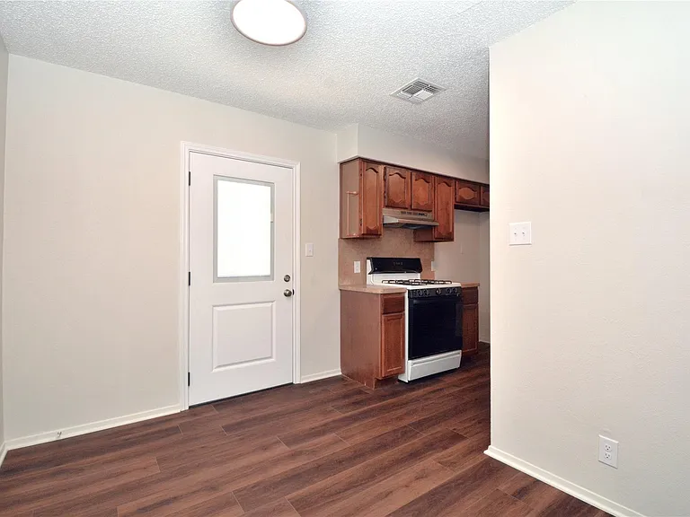 11314 Walnut Ridge Dr #B — Photo 5