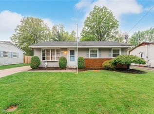 1232 Hollyview Dr, Vermilion, OH 44089