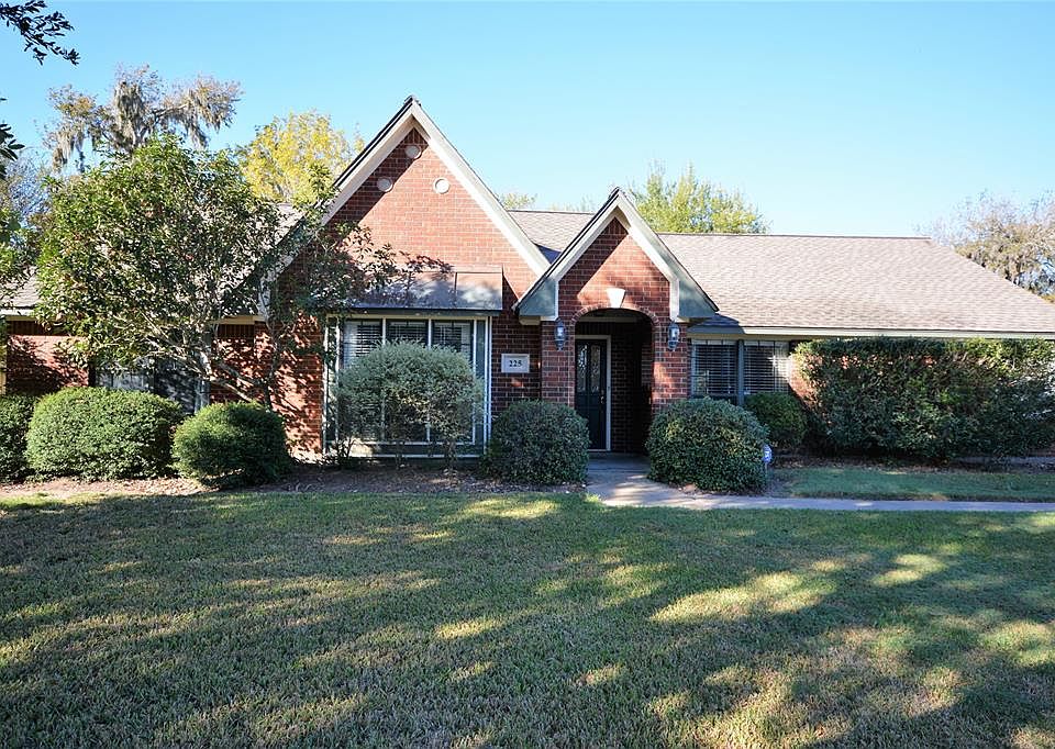 1st image of 225 Peppermint Dr