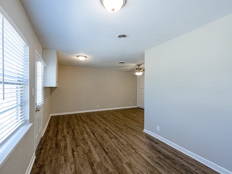 105 Dupont Cir — Photo 23