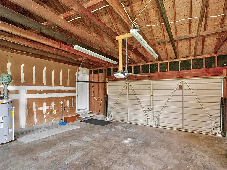 409 Woodberry Dr — Photo 26