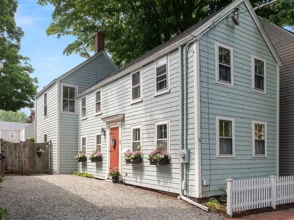 36 Boardman St, Newburyport, MA 01950