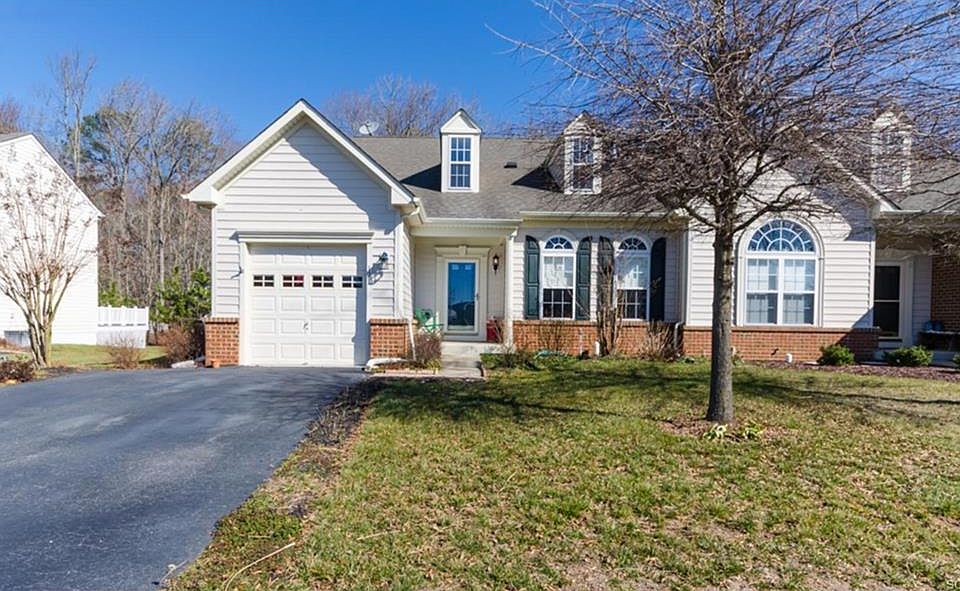 1st image of 13 Ashley Park Dr