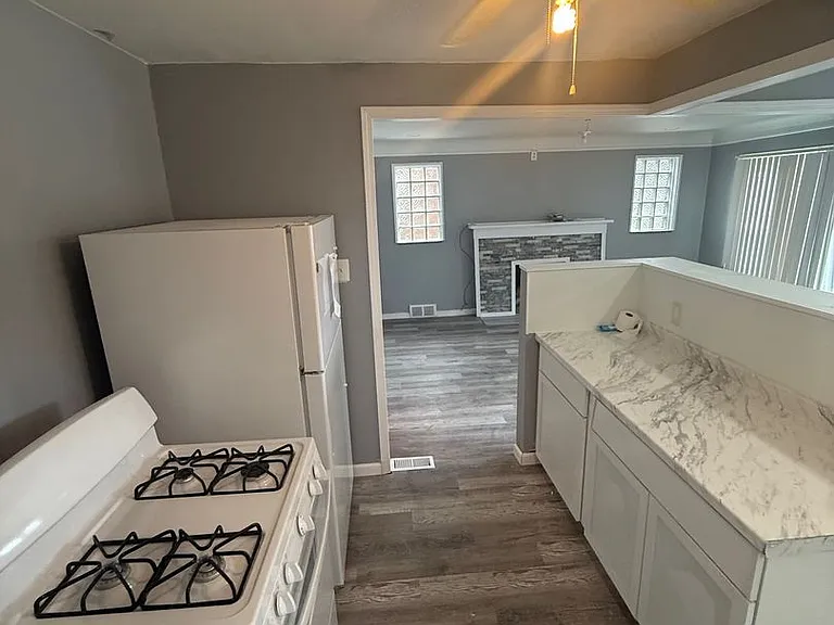11785 Nashville St — Photo 3