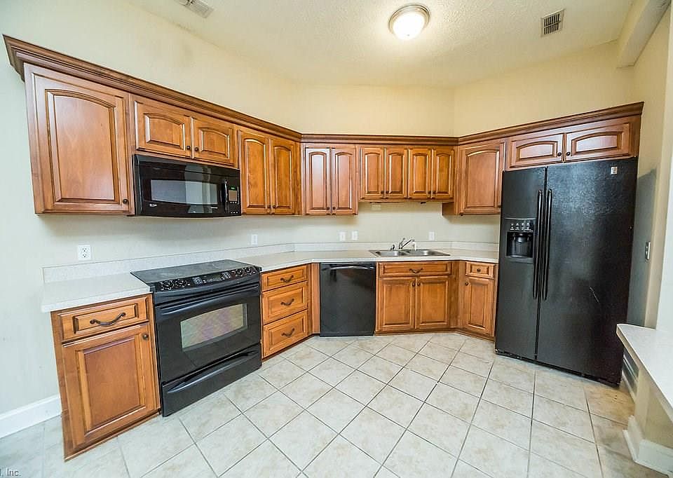 1st image of 611 High St APT C