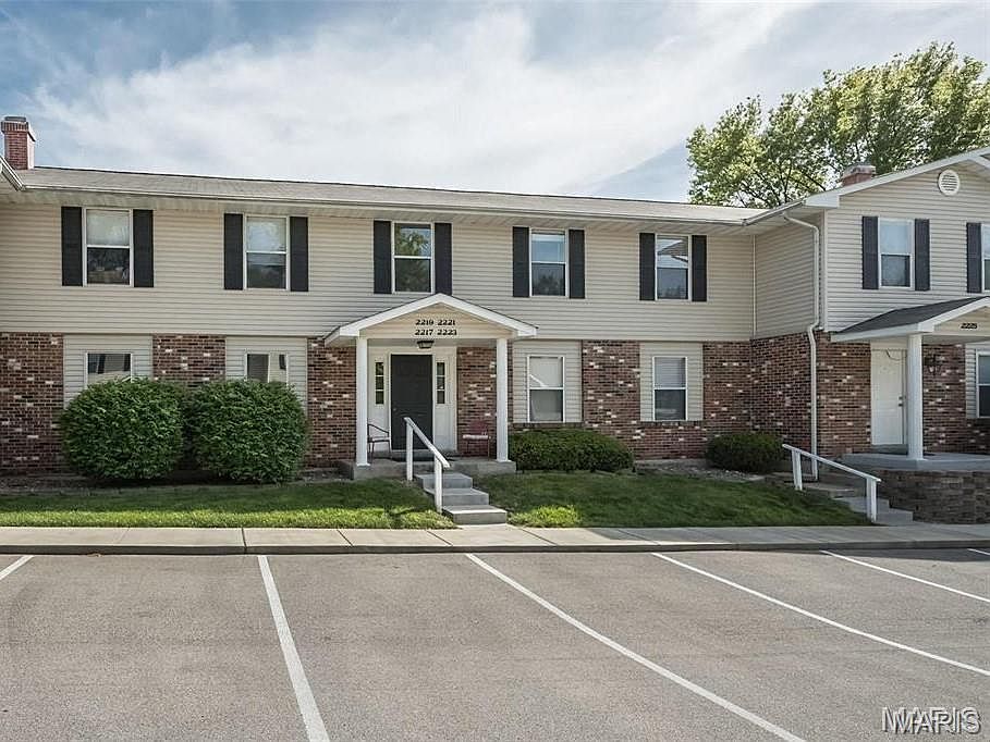 1st image of 2221 Highland Hill Dr Unit D