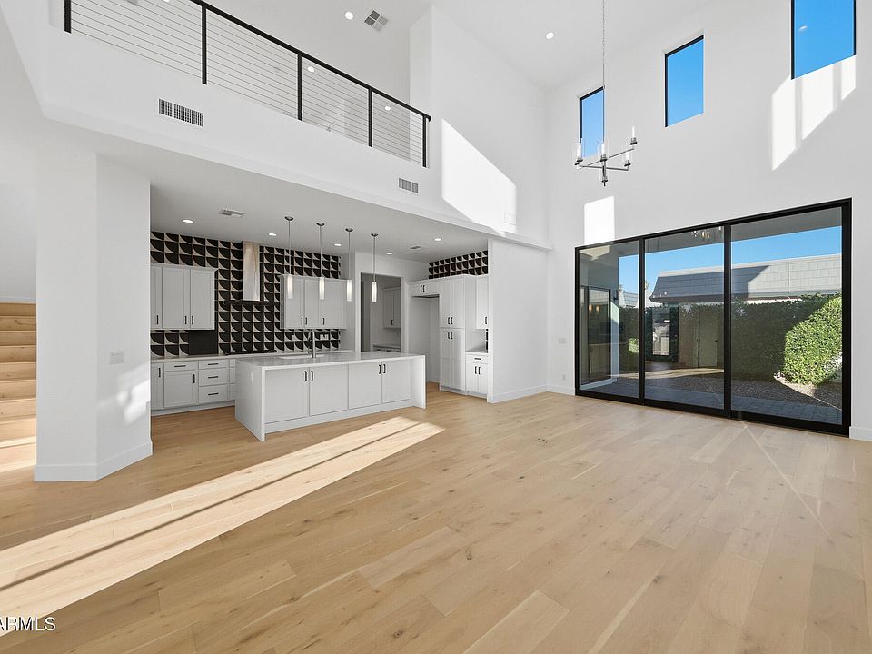 1st image of 100 W Northern Avenue #4